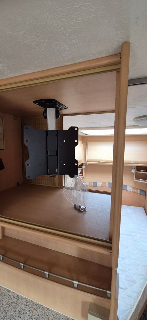 4 berth caravan fixed bed with motor mover 