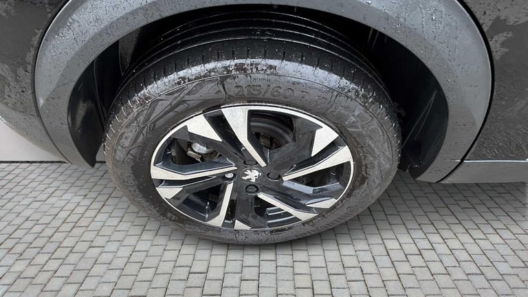 2022 Peugeot 2008 1.2 PureTech Allure Premium 5dr Estate Petrol Manual