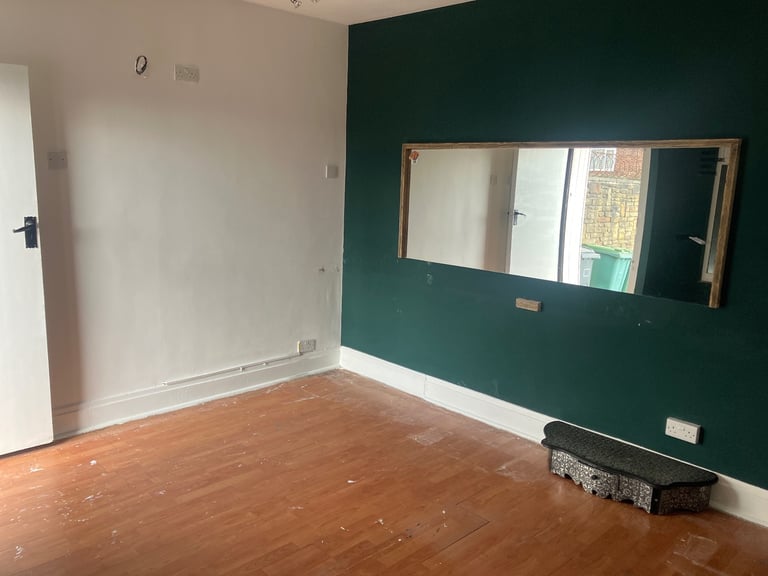 shop to rent barber shop deighton huddersfield