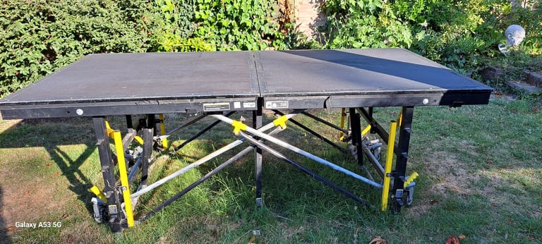 5x stage portable and foldable platform