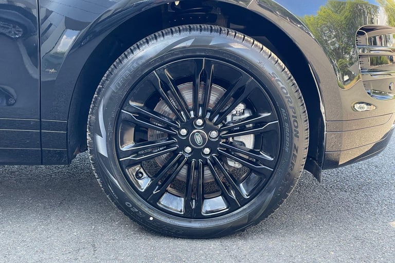 2025 Land Rover Range Rover Evoque 1.5 P270e Dynamic SE 5dr Auto ESTATE PETROL/ELECTRIC Automatic