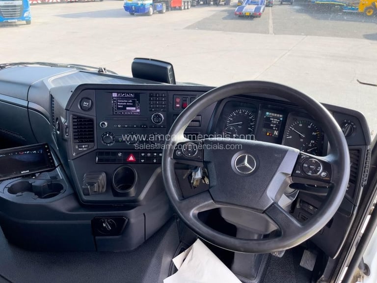 2017 (17) MERCEDES-BENZ AROCS 3240K TIPPER