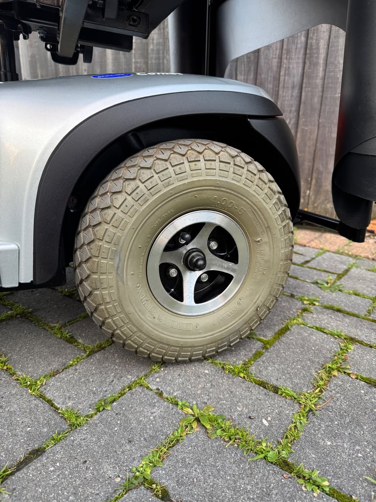 Invacare Comet 8MPH Mobility Scooter With Canopy! Excellent condition 