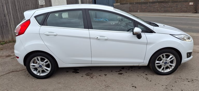 2017 Ford Fiesta 1.0 EcoBoost Zetec 5dr HATCHBACK Petrol Manual