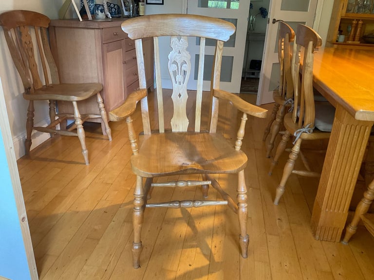 Beautiful bespoke Dining Table & Chairs