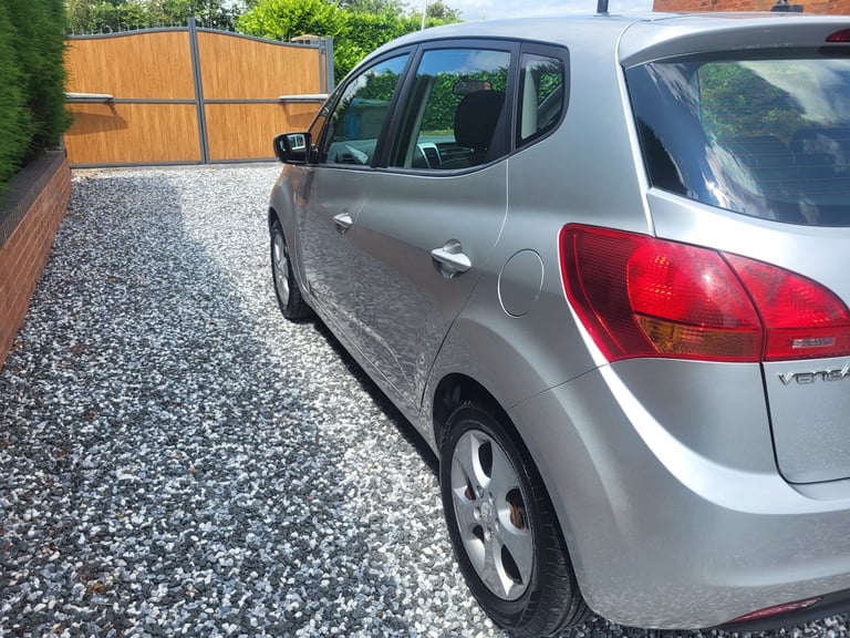 KIA VENGA 2 1.6 AUTOMATIC 5 DOOR 42K FULL HISTORY ONE PREVIOUS LADY OWNER 