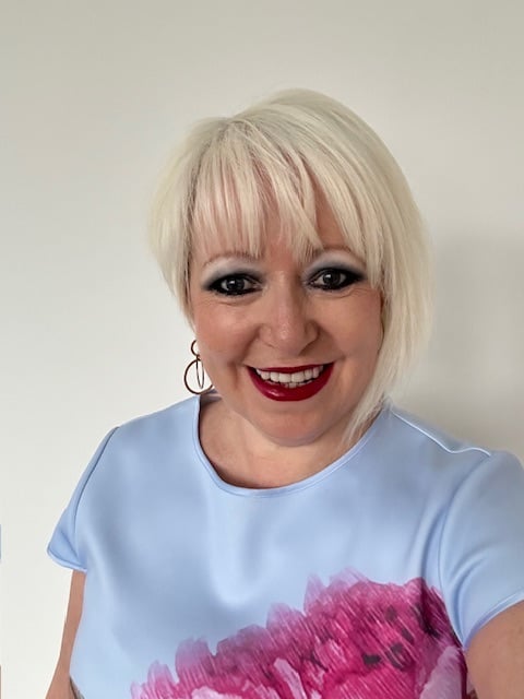 English Tutor for School and University Students