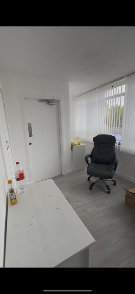 Commercial Property To-Let Hamilton Town Center