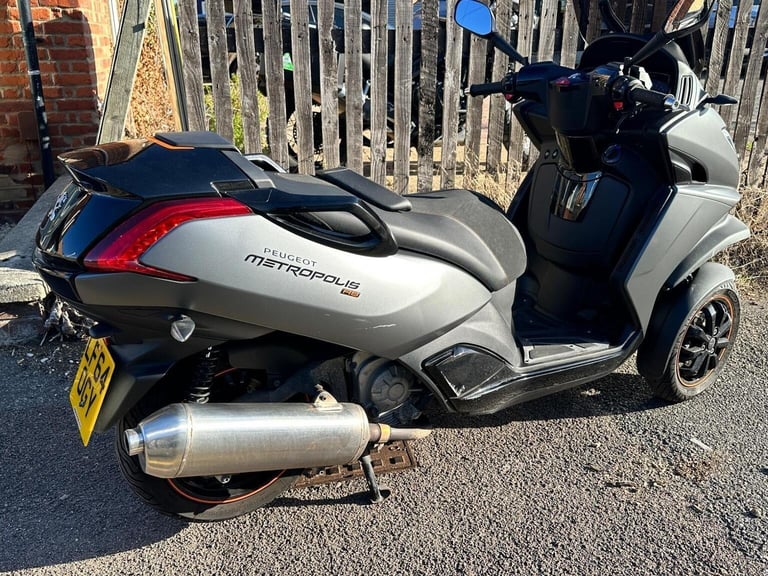 PEUGEOT METROPOLIS 400 RS 2014 Petrol Automatic in Grey