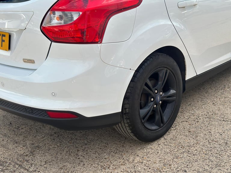  Ford Focus 1.0T EcoBoost Zetec Euro 5 (s/s) 5dr Petrol Manual