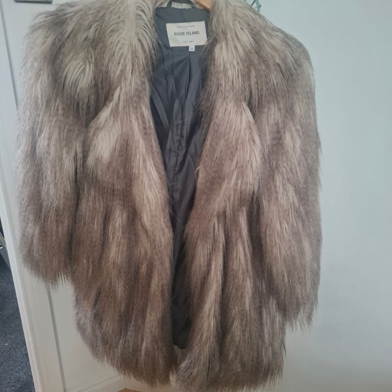 River Island faux fur coat. Size 12