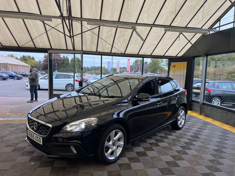 2015 Volvo V40 D2 [120] Cross Country Lux 5dr HATCHBACK DIESEL Manual