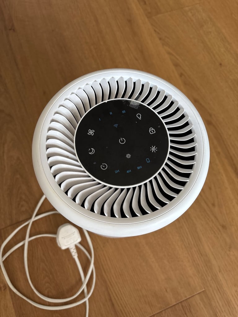 Levoit Air Purifier – HEPA Filter, Quiet Operation, Excellent Condition