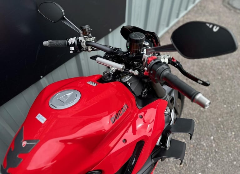 2022/71 Ducati Street Fighter V2 Motorcycle 