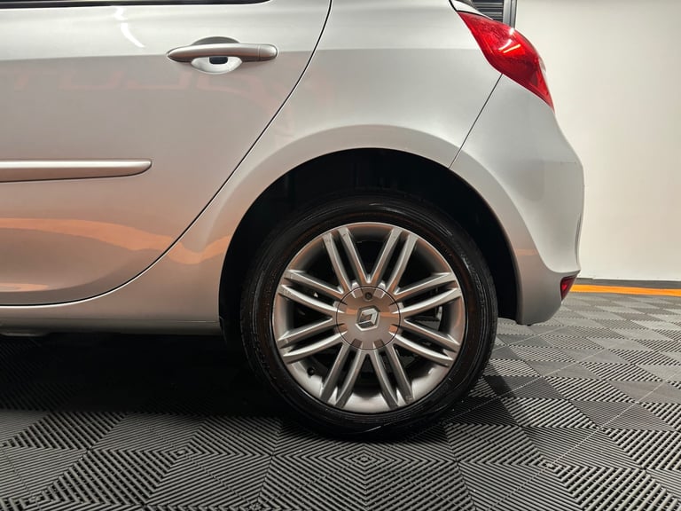 2012 Renault Clio 1.2 16V Dynamique TomTom 5dr HATCHBACK Petrol Manual