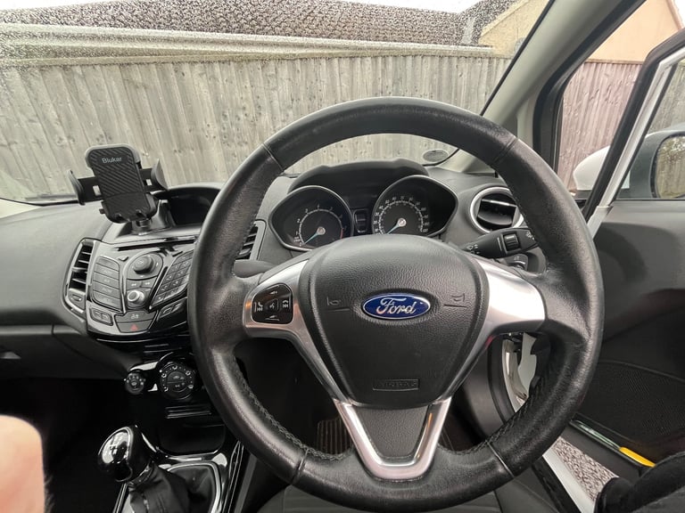 Ford, FIESTA, Hatchback, 2014, Manual, 1241 (cc), 3 doors