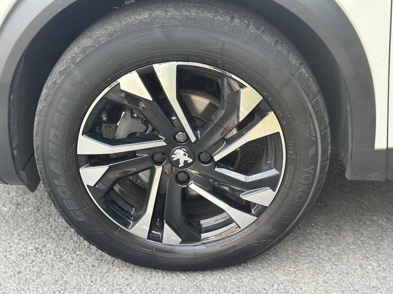 2022 Peugeot 2008 1.2 PureTech Allure Premium + EAT Euro 6 (s/s) 5dr HATCHBACK Petrol Automatic