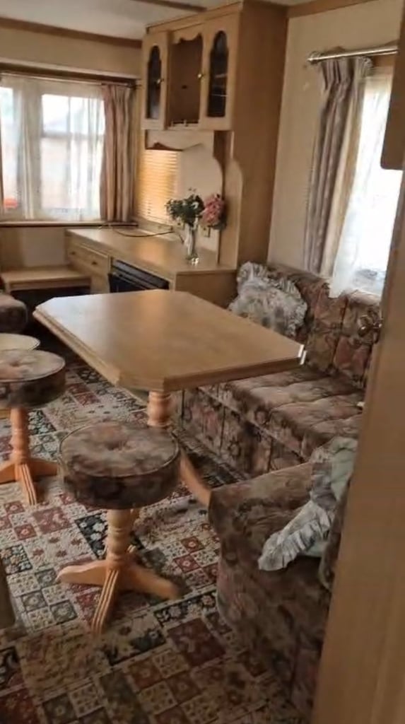 For Rent: Spacious Two-Bedroom Static Caravan in Cottenham, Cambridge