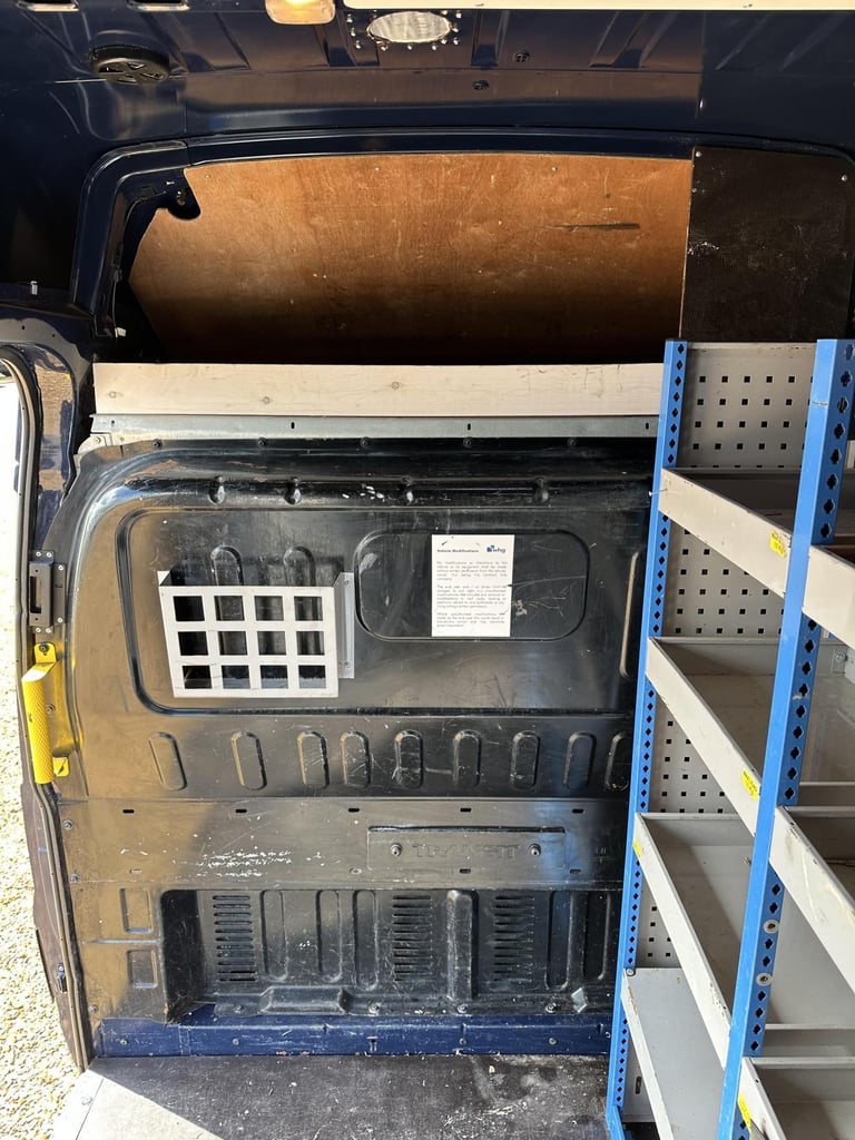 2013 Ford Transit 2.2 TDCi 350 Panel Van 3dr Diesel Manual FWD L2 H3 (209 g/km, 123 bhp) Panel Va...