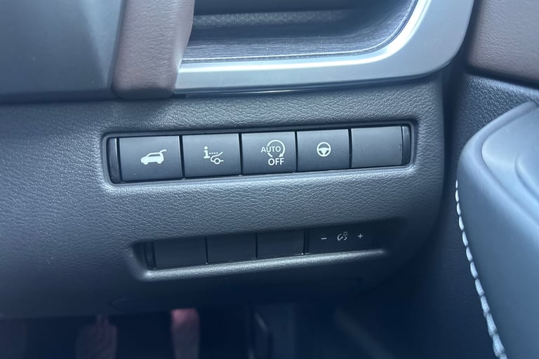 2025 Nissan Qashqai 1.3 DiG-T MH Tekna 5dr Hatchback Petrol Manual