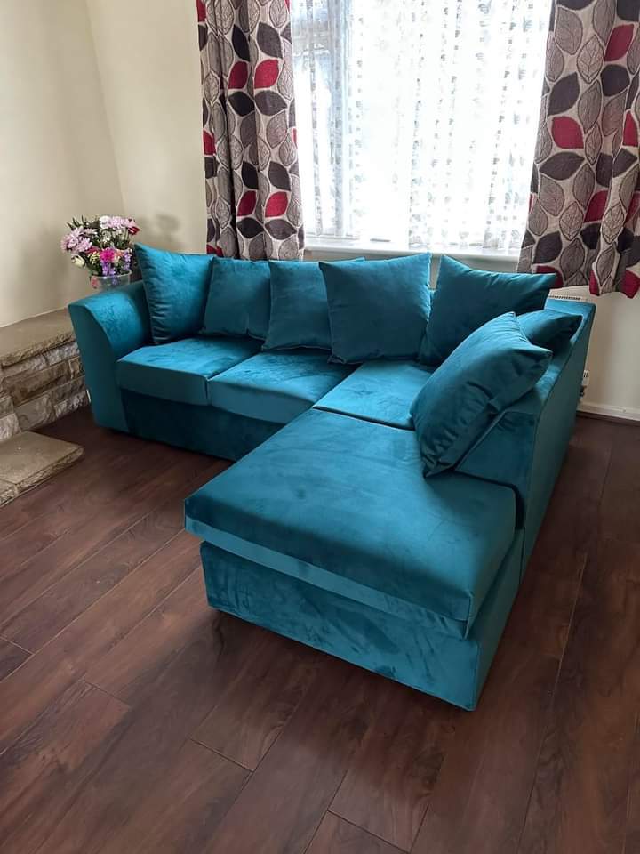 **EXPRESS DELIVERY** BRAND NEW PLUSH VELVET DYLAN CORNER SOFAS SET ON SPECIAL OFFER,