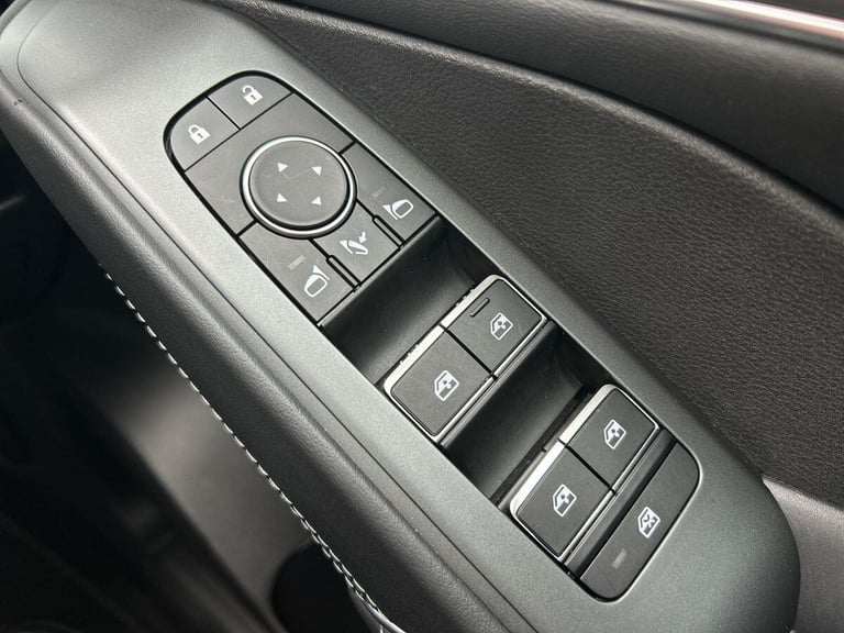 2025 Nissan Qashqai 1.5 h e-POWER Tekna SUV 5dr Petrol Hybrid Auto Euro 6 (s/s) (190 ps) SUV PETR...