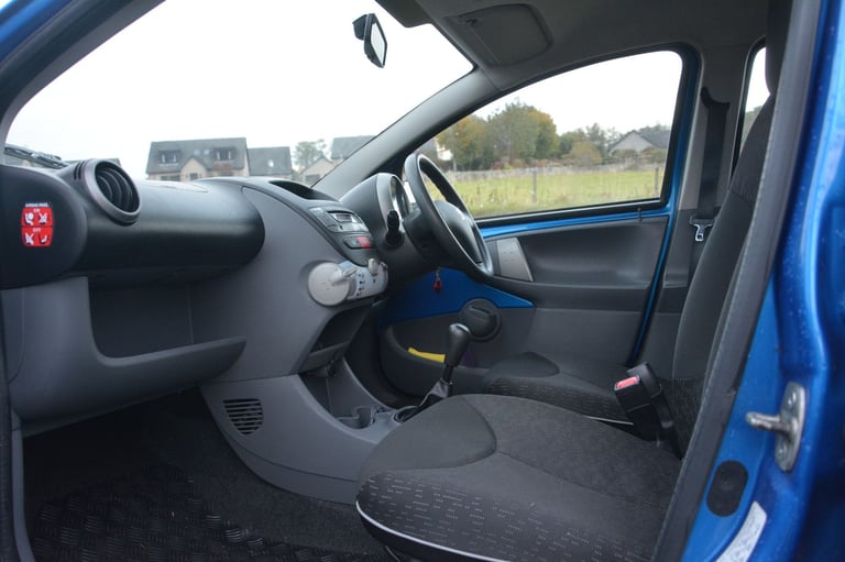 Peugeot, 107, Hatchback, 2010, Manual, 998 (cc),5 doors - Image 14
