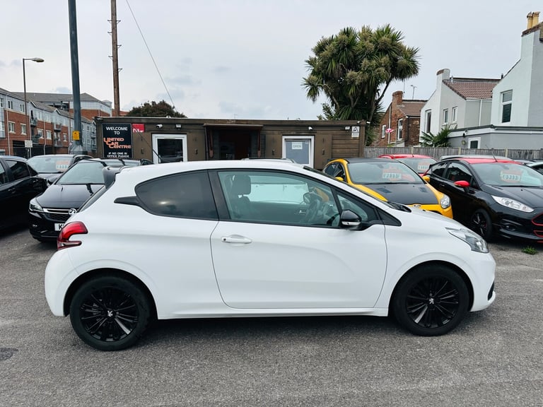 2017 Peugeot 208 1.2 PureTech 82 Black Edition 3dr HATCHBACK Petrol Manual