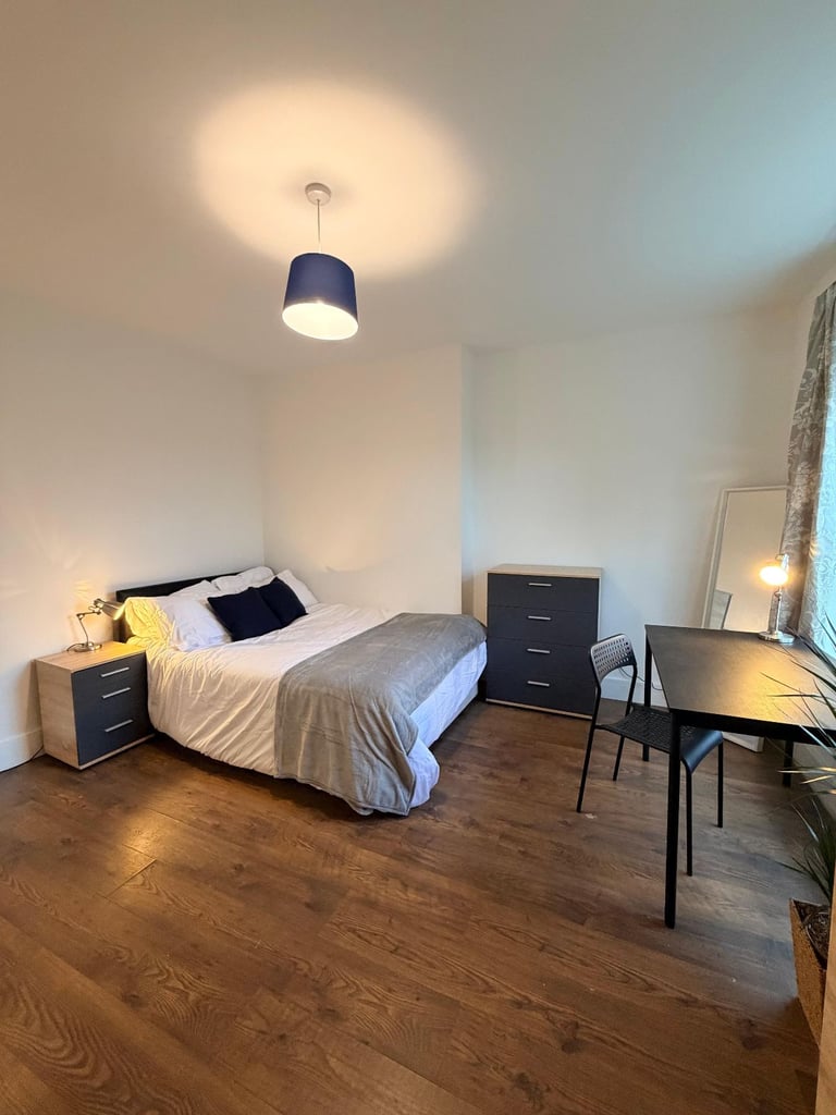 🩵🌼Five Rooms Available Now | Only 2 Mins from Stockwell Station – SW8! 