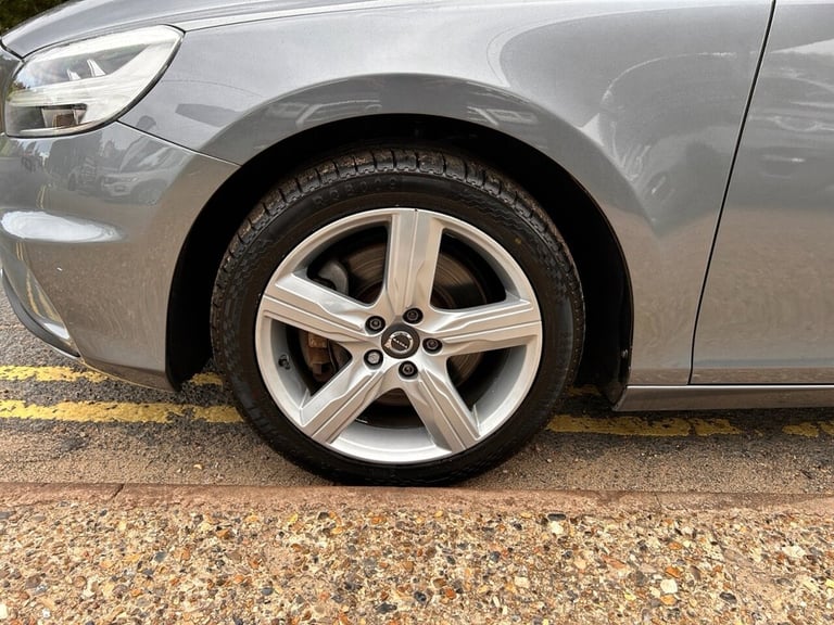 2018 Volvo V40 2.0 D3 R-Design Nav Plus Hatchback 5dr Diesel Manual Euro 6 (s/s) (150 ps) Hatchba...