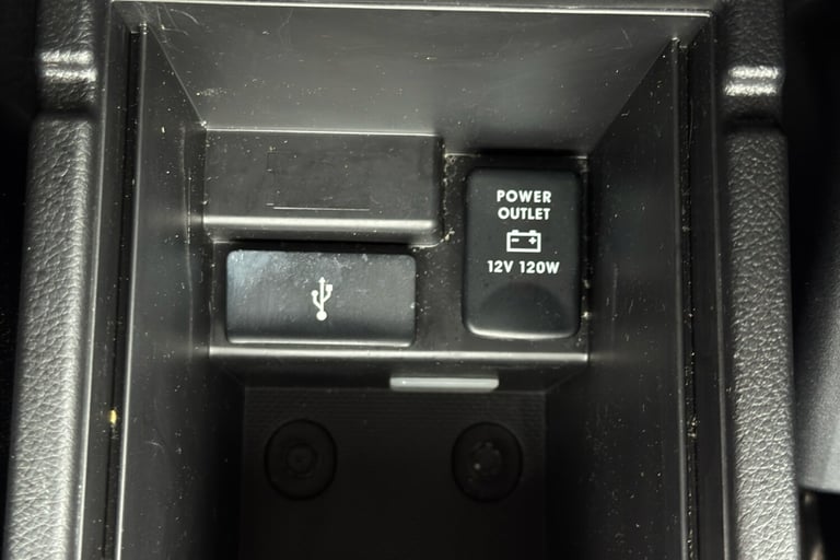  Mitsubishi Outlander PHEV 2.0h 12kwh 4hs Suv 5dr Petrol Plug In Hybrid CVT 4wd