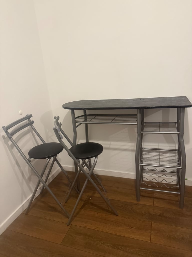 Breakfast table with chairs 