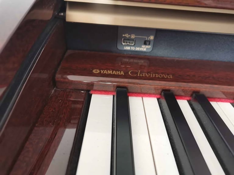 CAN DELIVER - YAMAHA CLAVINOVA CLP-280 DIGITAL PIANO WITH GH3 KEYBOARD IN VERY GOOD CONDITION