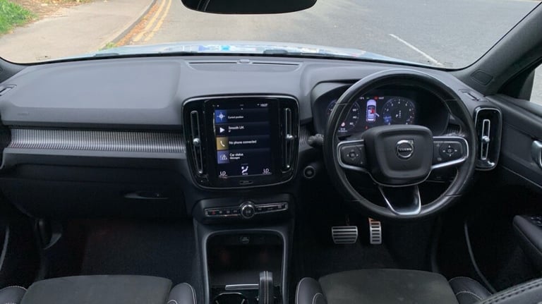 2020 Volvo XC40 R-Design, T3 automatic Estate Petrol Automatic