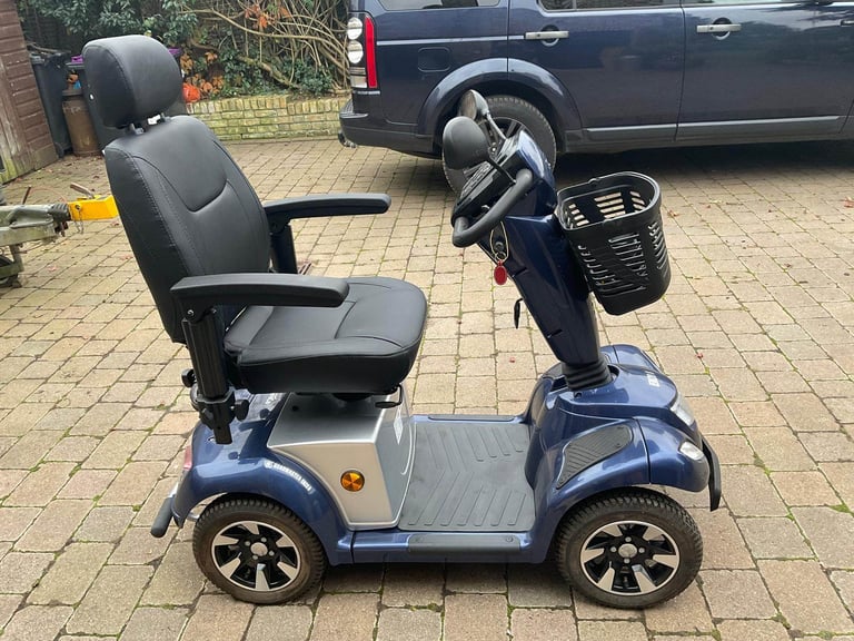 image for UNUSED ENZO 8 ROADMASTER MOBILITY SCOOTER