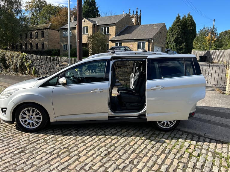 2012 (61) FORD GRAND C-MAX 1.6 TDCI TITANIUM   7 SEATER
