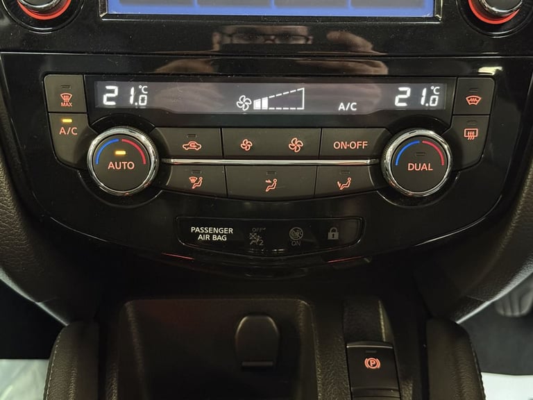 2017 Nissan Qashqai 1.5 dCi Tekna SUV 5dr Diesel Manual Euro 6 (s/s) (110 ps) HATCHBACK Diesel Ma...