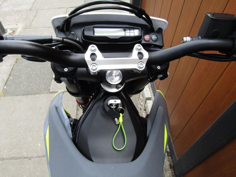 HUSQUVARNA SUPER MOTO 701 *ONLY 1400 MILES* S C EXHAUST * LOVELY * REDUCED* 