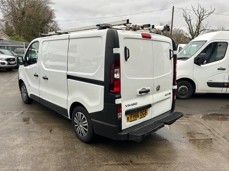 VAUXHALL VIVARO 1.6 CDTi 2900 L1H1 SWB LOW ROOF RACKING White Manual Diesel 2016