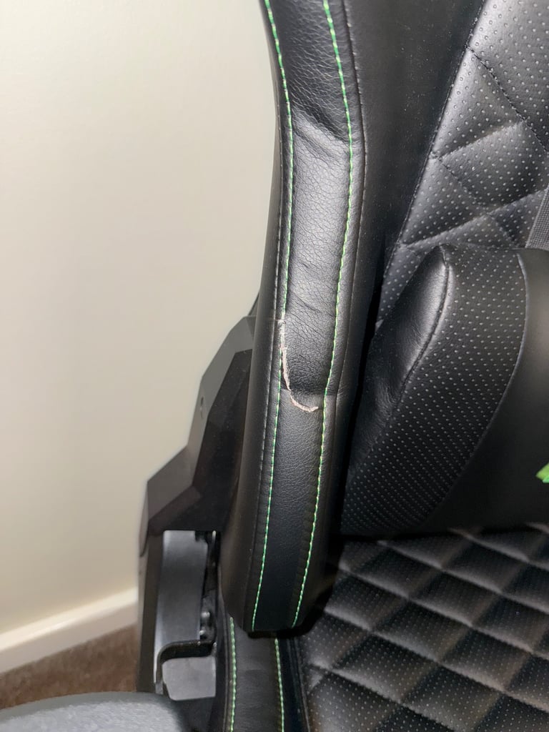 RAZER GAMING CHAIR 