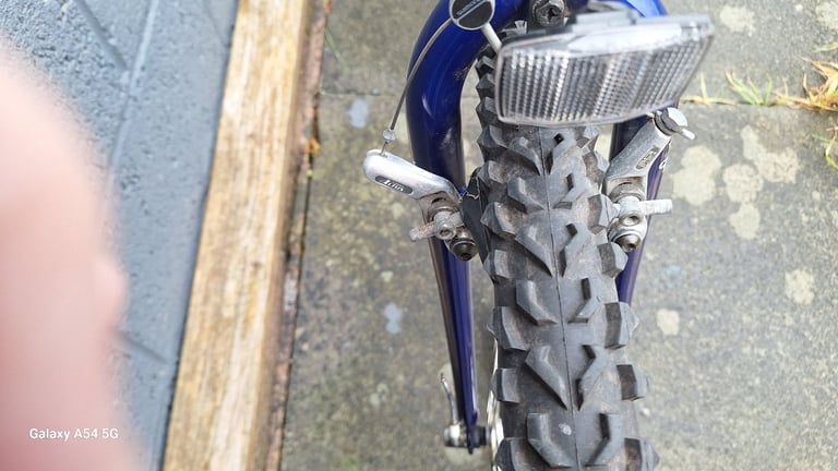 Trek 18 inch Track Masterr 830. Grip shift. 