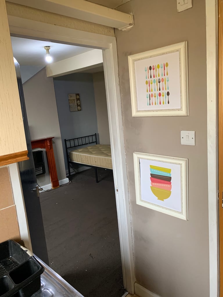 Self contained Studio Flat LS11 Holbeck