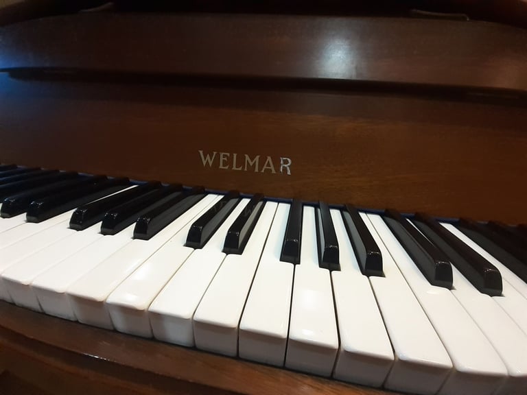 Welmar Upright Piano *matching stool + free tuning incl* third practice pedal