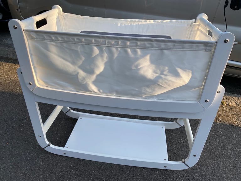 Snuzpod 2 Bedside Crib Cot Bassinet 