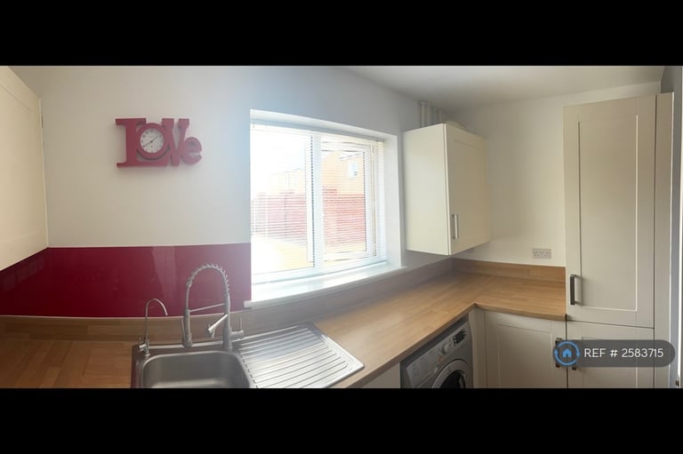 2 bedroom flat in Burrows Crescent, Chipping Norton, OX7 (2 bed) (#2583715)