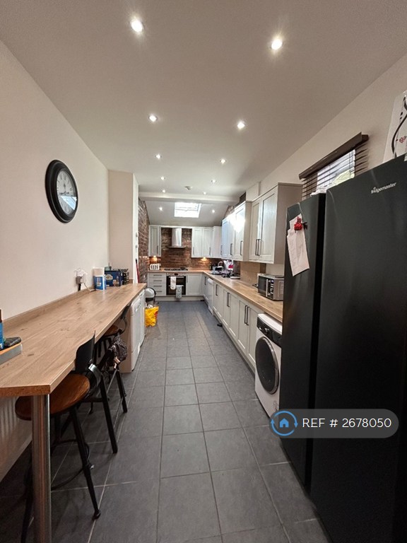 image for 6 bedroom house in Brailsford Road, Manchester, M14 (6 bed) (#2678050)