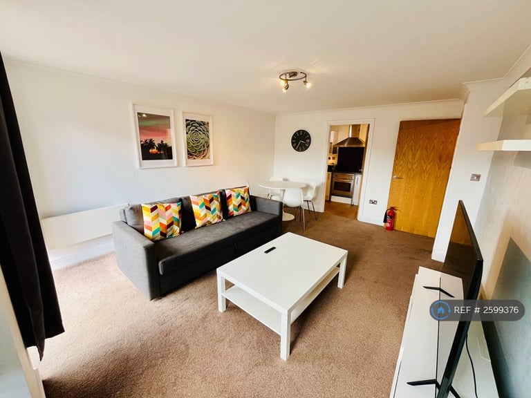 2 bedroom flat in Qube, Birmingham, B1 (2 bed) (#2599376)