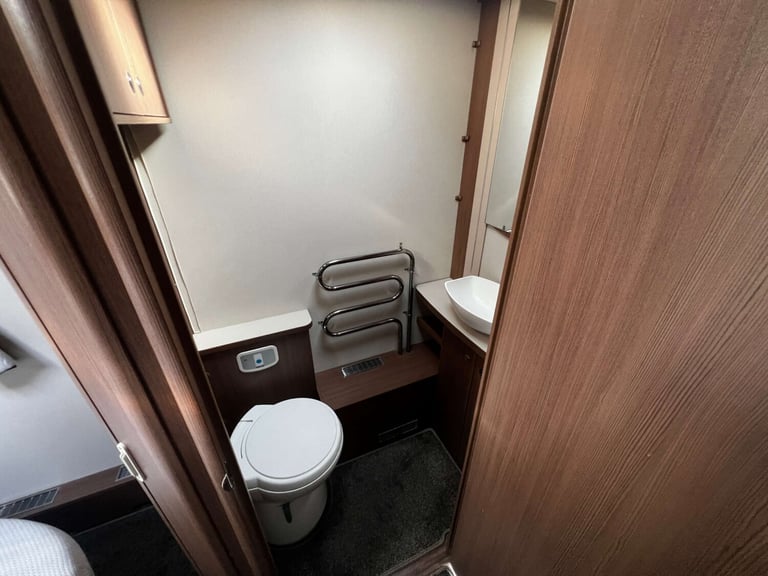 2017 Elddis Affinity 550 Elddis Affinity 550 Caravan with Kampa Awning Unlisted Petrol Automatic