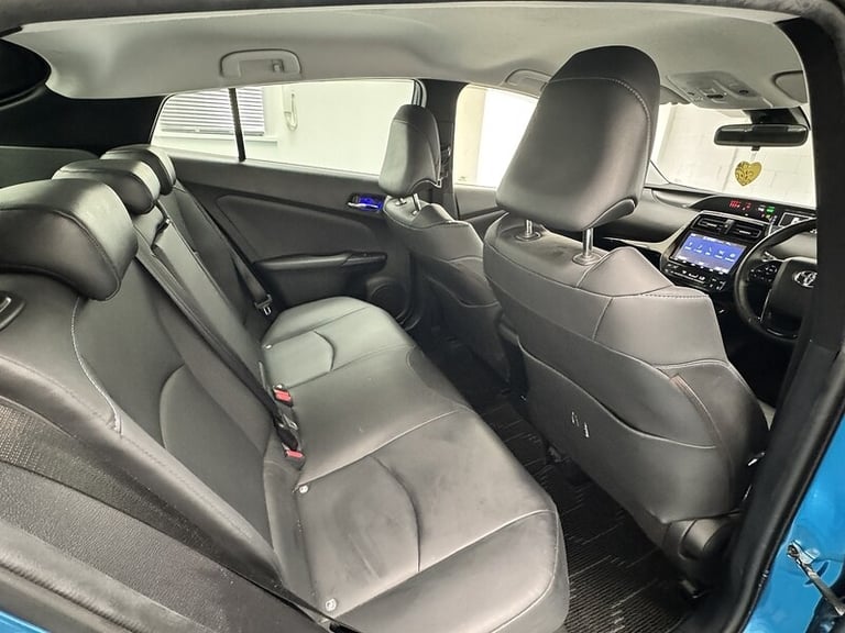 2025 Toyota Prius Vvt-I Active Hatchback HYBRID ELECTRIC Semi Automatic