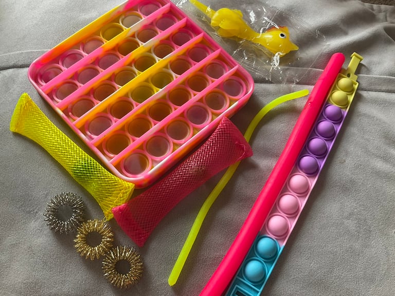 Multi-coloured fidget toy set
